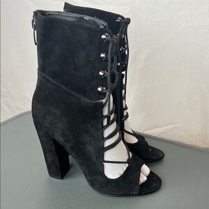 Kendall + Kylie Women's Ella Suede Lace Strappy Front Heeled Sandals Black 7.5